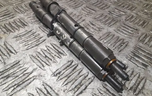 Audi A6 S6 C5 4B Fuel injector 059130201D