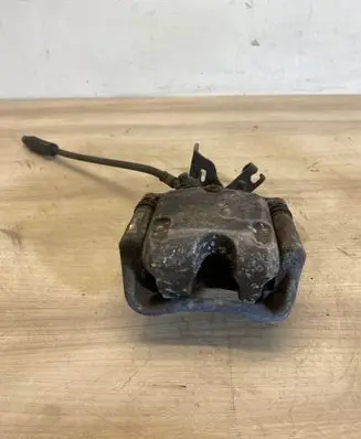 Opel Insignia A Rear brake caliper
