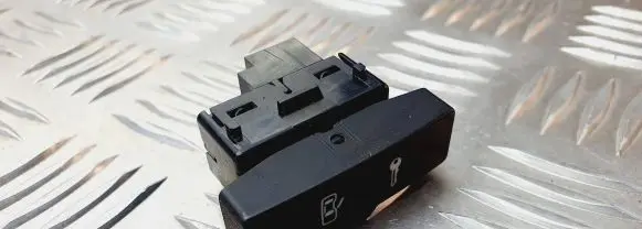 Volkswagen Touareg I Central locking switch button 7L6962125