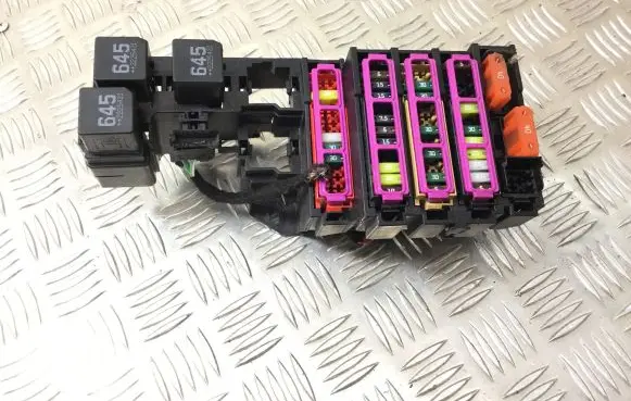 Porsche Macan (95B) Fuse module 8K0971845A