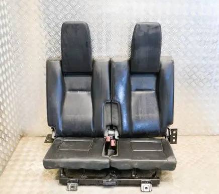 Land Rover Discovery Sport Rear seat 