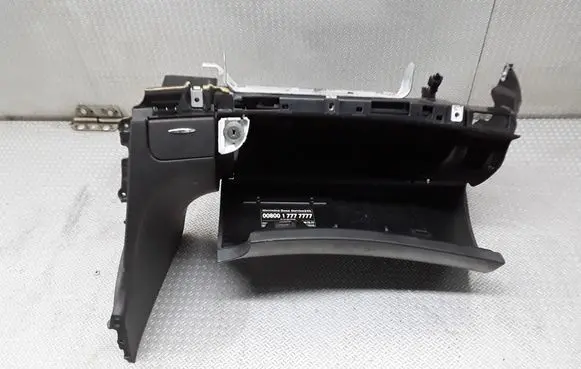Mercedes-Benz E W211 Glove box set 2116802487