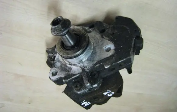 Renault Espace - Grand espace IV Fuel injection high pressure pump 8200170377