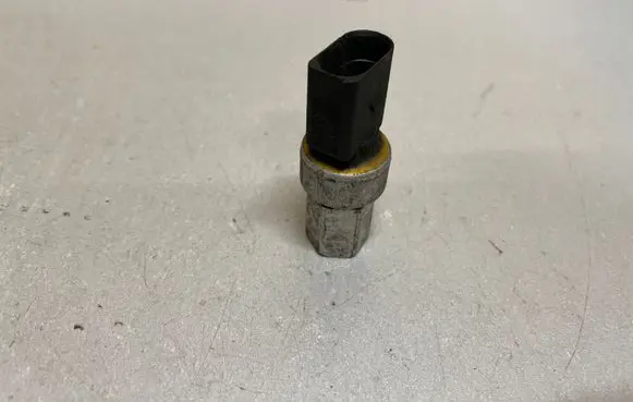 Air conditioning (A/C) pressure sensor