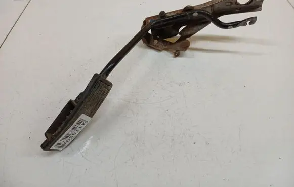 Honda FR-V Brake pedal