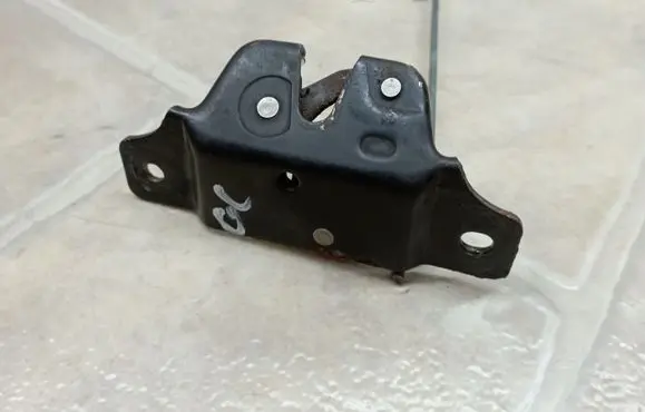 Peugeot 206 Tailgate/trunk/boot lock/catch/latch 7639