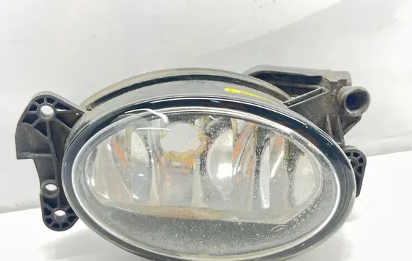 Mercedes-Benz E W211 Front fog light A1698201556