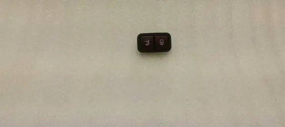 Mercedes-Benz SL R230 Tailgate opening switch A2208211479