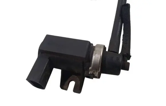 Audi A6 S6 C5 4B Turbo solenoid valve 8E0906628A