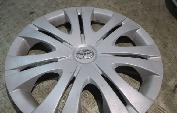 Volkswagen PASSAT B6 R16 wheel hub/cap/trim 3C0601147B