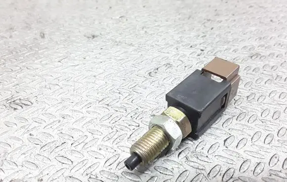 Subaru Forester SF Brake pedal sensor switch