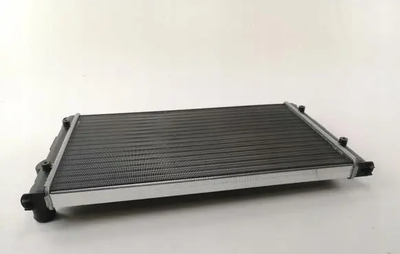 Seat Toledo I (1L) Coolant radiator 730947