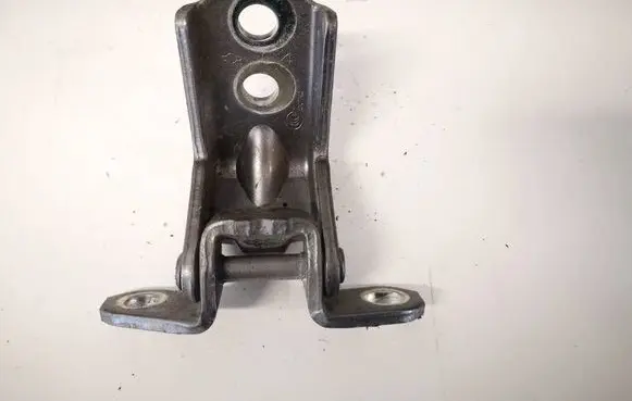 Nissan X-Trail T32 Rear door lower hinge 