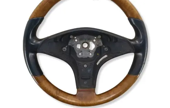 Mercedes-Benz CLS C219 Steering wheel A2304602676 0370370 A23046026769E38