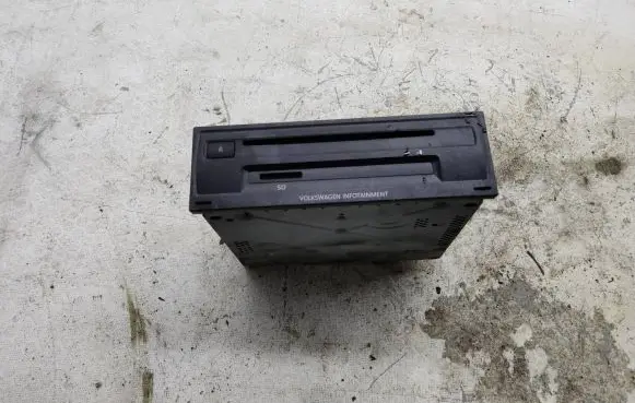 Volkswagen Golf Sportsvan Head unit multimedia control 3Q0035819A