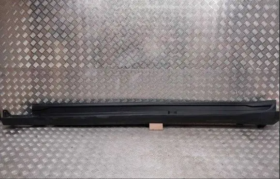 BMW XM Sill/side skirt trim 