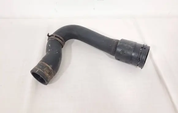 Audi A4 S4 B7 8E 8H Engine coolant pipe/hose 8E0121101AA