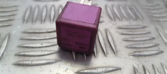 Opel Vectra B Other relay 90459642 GM90459642