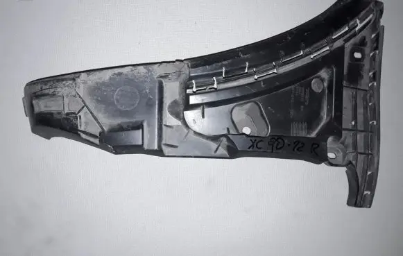 Front bumper mounting bracket