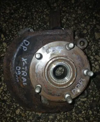 Nissan X-Trail T31 Front wheel hub