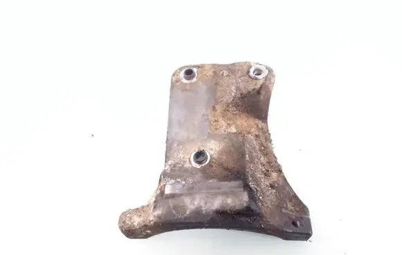 Land Rover Freelander Engine mounting bracket JPD100700