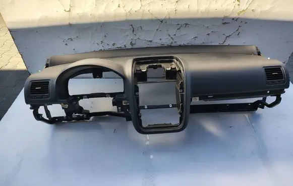 Volkswagen Golf V Dashboard 
