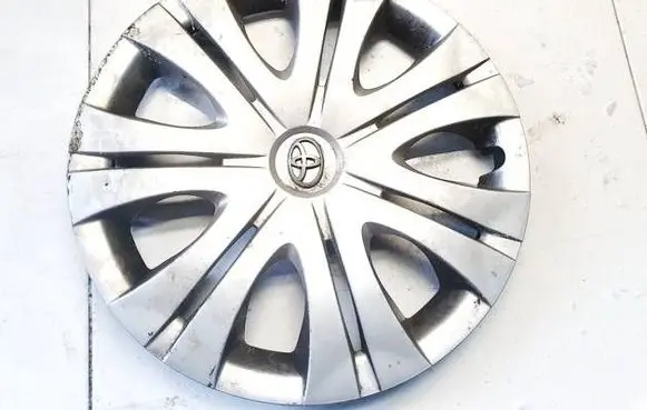Toyota Auris 150 R16 wheel hub/cap/trim 4260202220