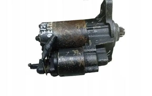 Volkswagen Golf IV Starter motor 1005821879