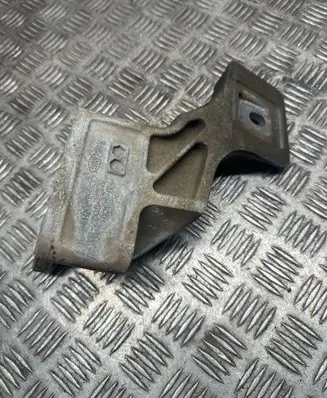 Engine mounting bracket