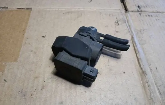 Renault Megane III Turbo solenoid valve 149568021r