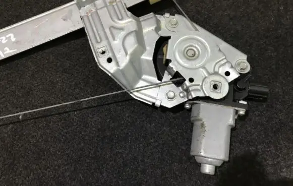 Honda Jazz Front door window regulator motor 104250