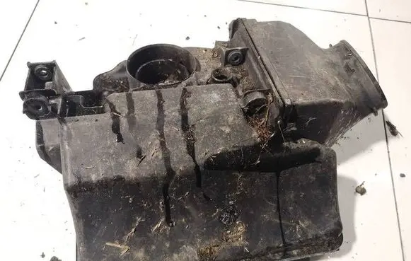 Renault Laguna II Air filter box 