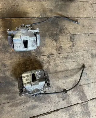 Renault Captur II Front brake caliper 333 5765