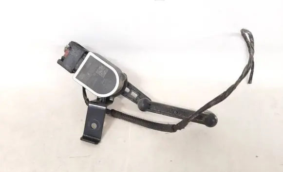 Headlight/headlamp level sensor