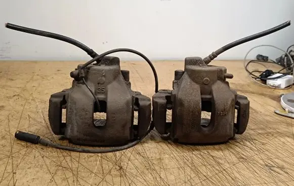 BMW X5 E53 Front brake caliper