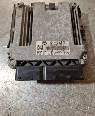Seat Leon (1P) Engine control unit/module 03G906016AJ 1039S10514 0281011730