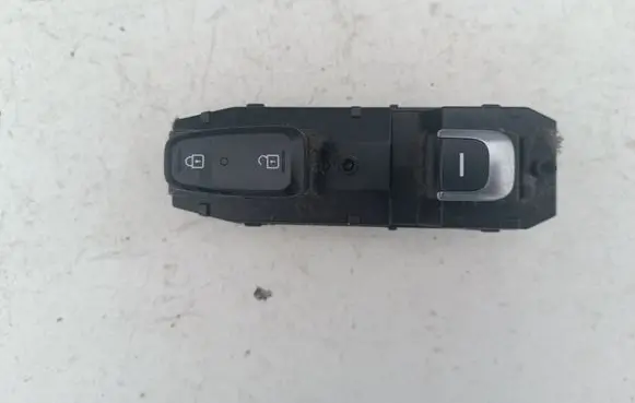 KIA Sportage Electric window control switch 93575F1020