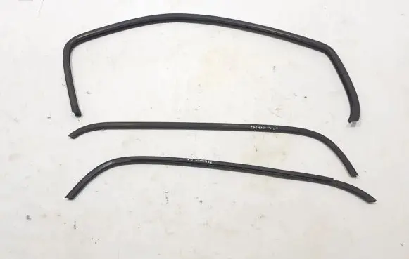 Nissan Primastar Front door rubber seal