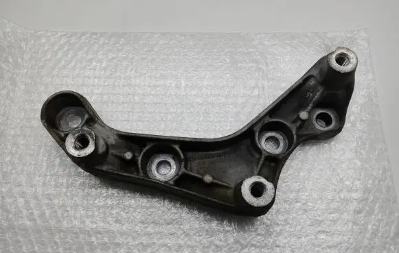 Mercedes-Benz GLK (X204) Engine mounting bracket A2720140295 GD01454 AC46000
