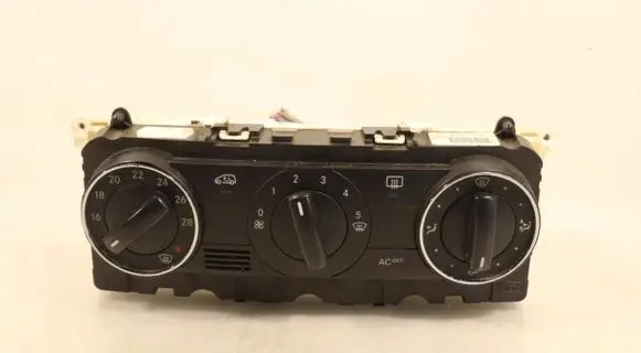Mercedes-Benz B W245 Interior fan control switch A1698300585