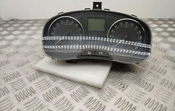 Speedometer (instrument cluster)