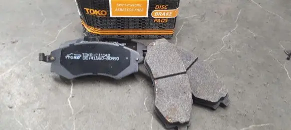 Nissan Primera Brake pads (front) 41060-80n90