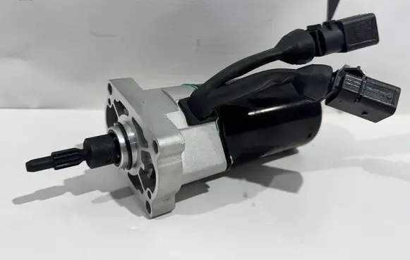 Volkswagen Touareg I Rear gearbox reducer motor 95562490401
