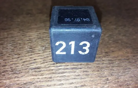 Volkswagen PASSAT B5 Other relay 443951253J 30858687 899511000
