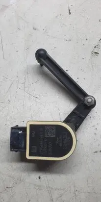Headlight/headlamp level sensor