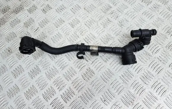 Engine coolant pipe/hose