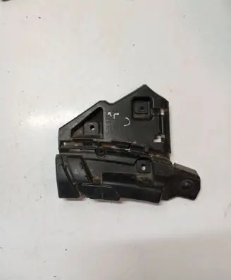 Fender mounting bracket