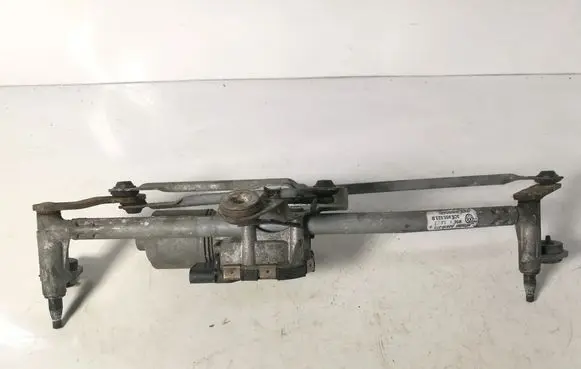 Volkswagen PASSAT CC Front wiper linkage and motor 3C8955119 3C8955023B