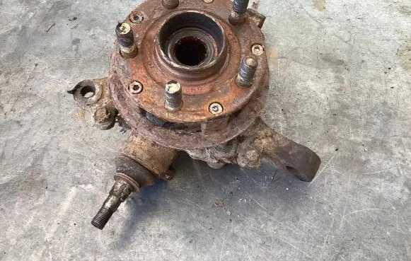 Subaru Forester SF Front wheel hub