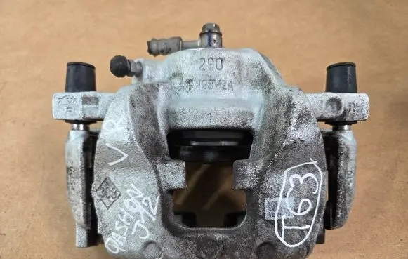 Nissan Qashqai J12 Front brake caliper FN28VZA
